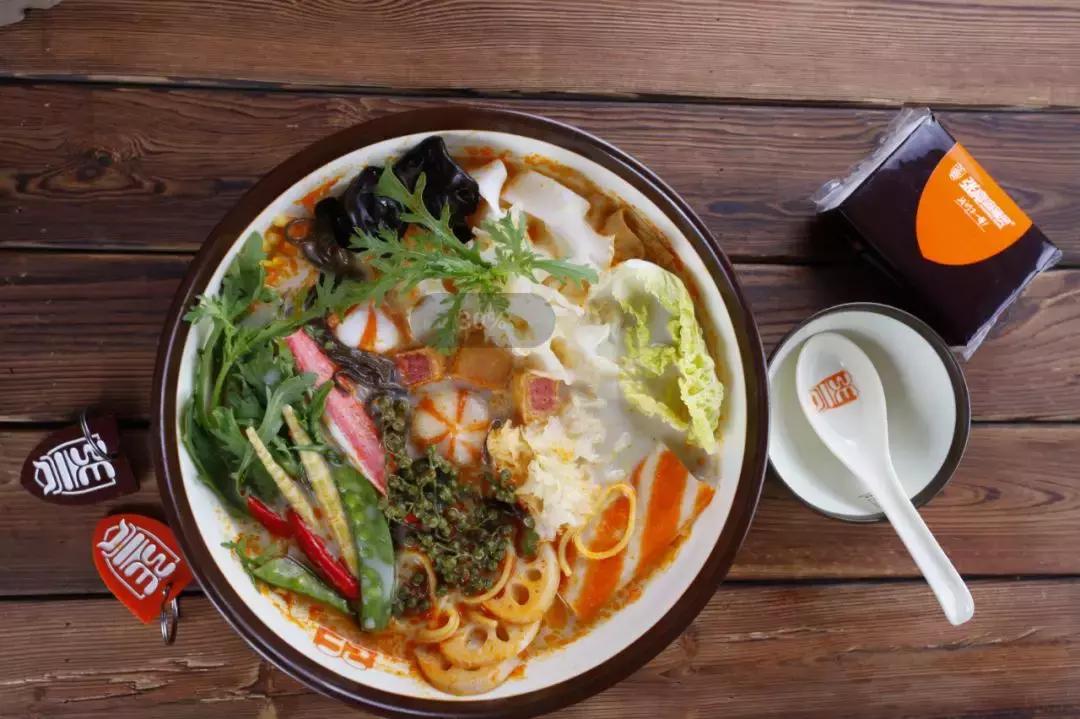 张亮麻辣烫发展史,张亮麻辣烫为什么有这么多回头客