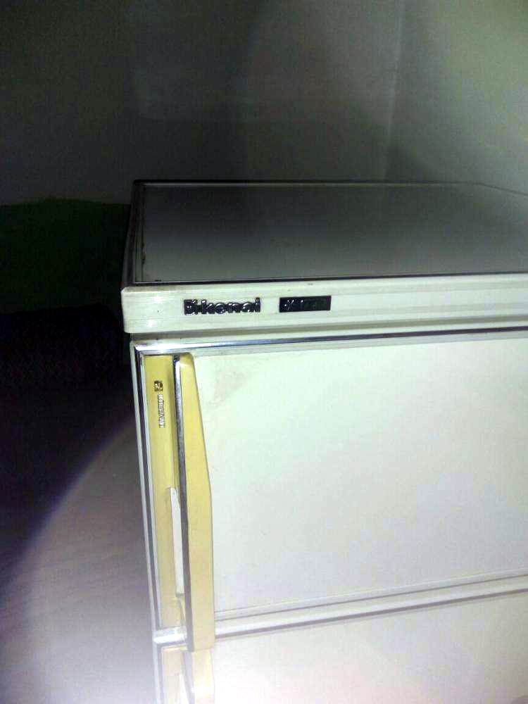 80年代天津电冰箱,天津88年冰峰牌电冰箱135升