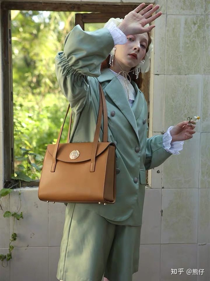 千元包包推荐轻奢20岁,千元小众包包推荐百搭平价