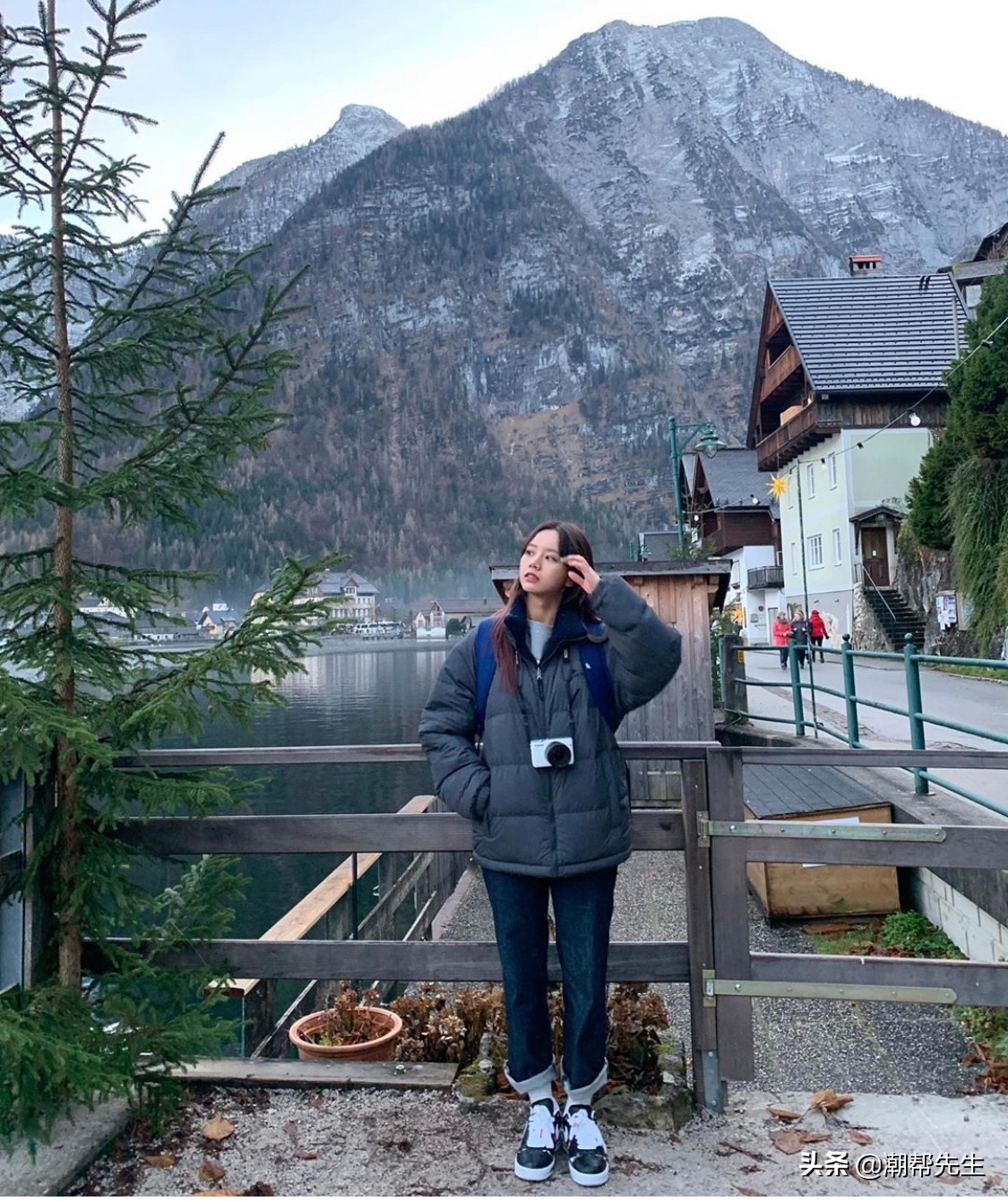 打*裤底**已经过时了，2020年流行“蛋卷裤”，轻松穿出“蚊子腿”