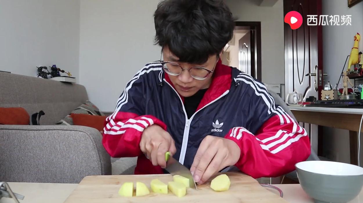 万物皆可蹦爆米花,万物皆可爆米花变装大爷