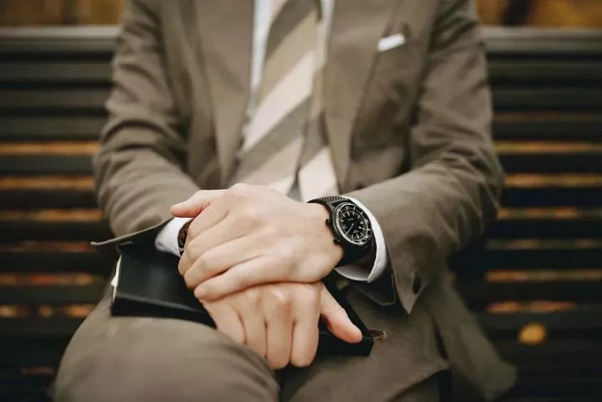 有没有适合普通人轻松的工作,没有压力的工作一定没有前途