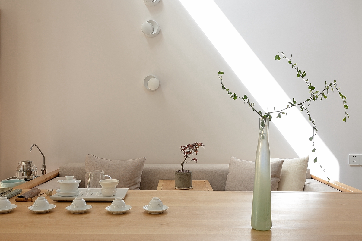 小城的生活简简单单普普通通,很向往学生时代的生活