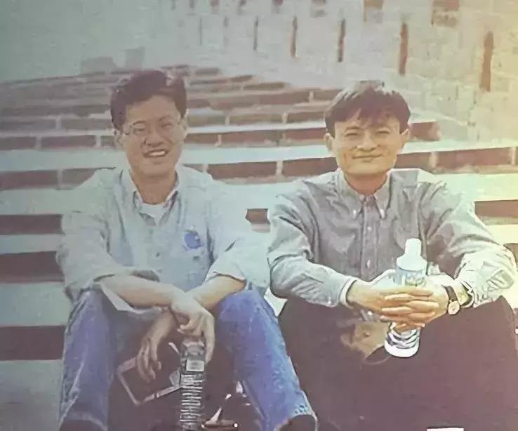 岳云鹏和郭德纲岁数差不多,岳云鹏郭德纲大多少岁