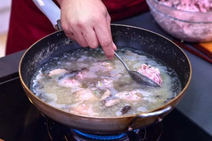 特别好喝的丸子汤,超级好吃的清爽丸子汤