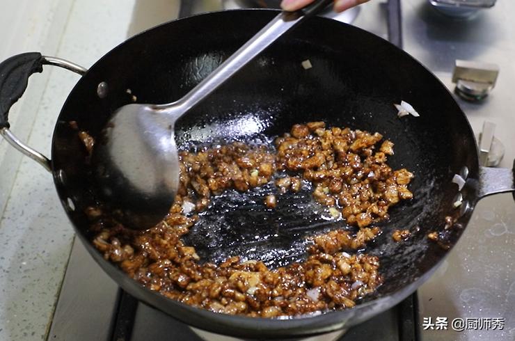 大厨教你在家做包子蓬松又喧软,大厨做包子馅做法大全