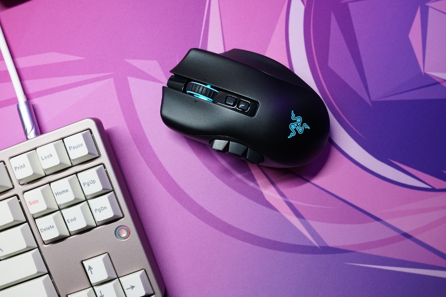 雷蛇那伽梵蛇专业版鼠标测评,雷蛇那伽梵蛇专业版和v2的区别