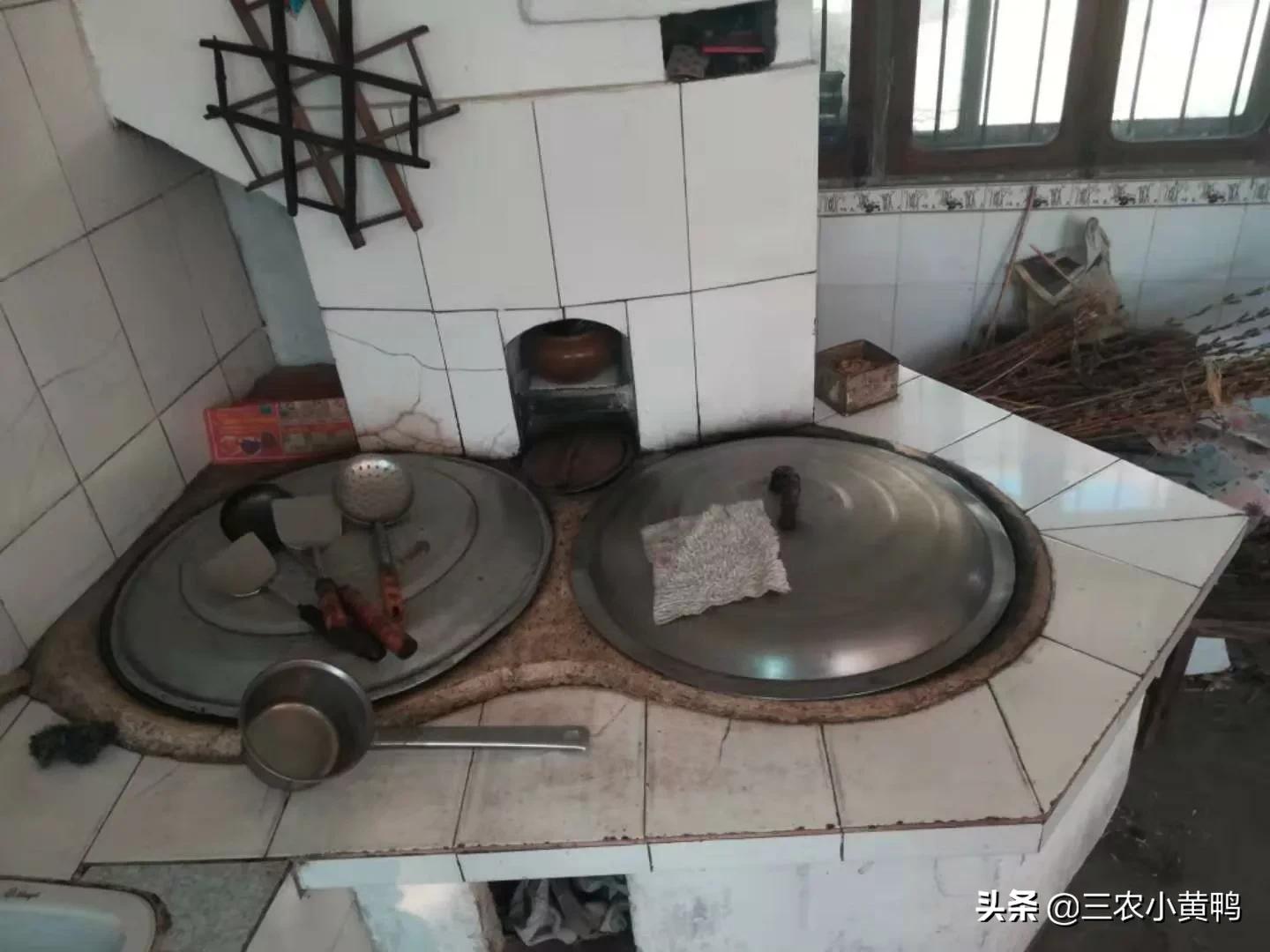 女人过小年为什么不能祭灶,男不拜月女不祭灶哪里的习俗