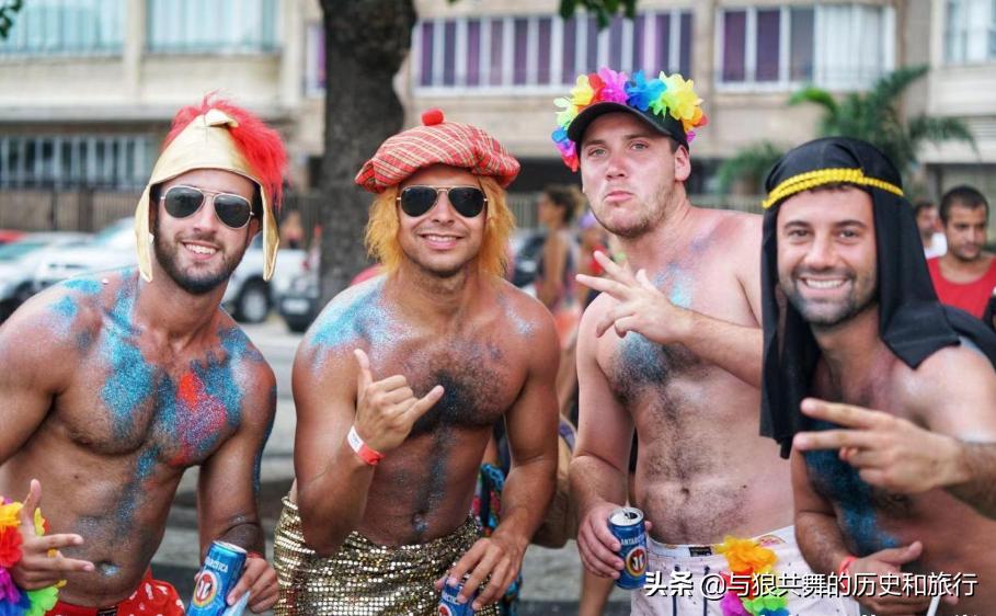 巴西贫民窟真实状况,巴西贫民窟孩子踢球