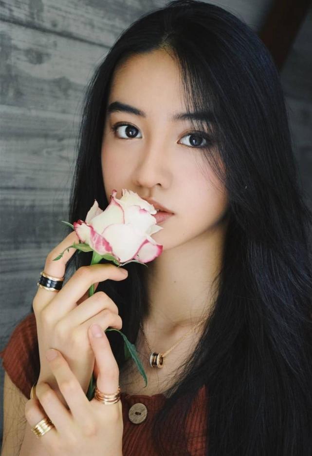 51岁工藤静香晒中国风造型,50岁工藤静香