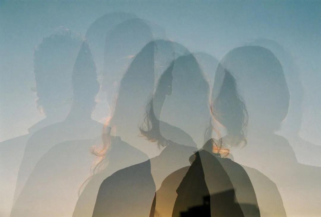 我曾在海王的鱼塘,他的微信签名是洁身自好|100个微信签名故事