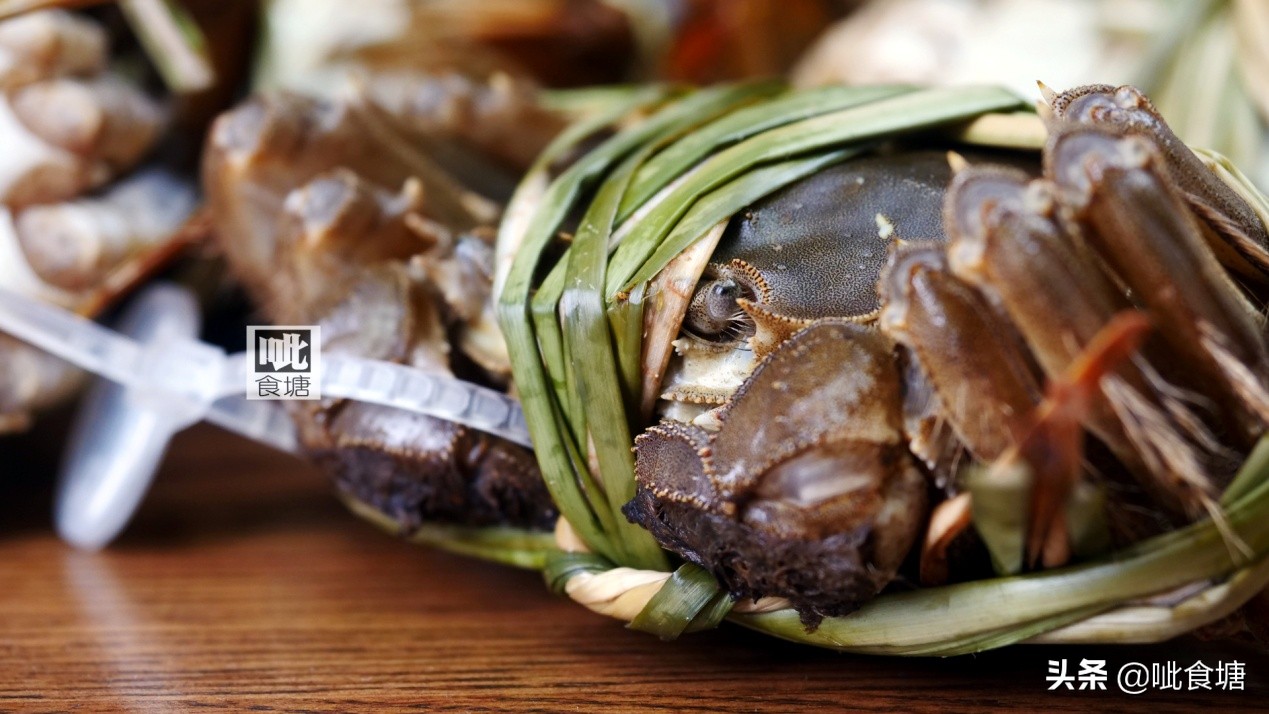 秋天肥美的大闸蟹,大闸蟹哪个季节最好吃最肥美