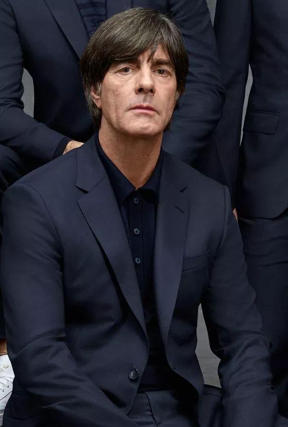 足坛西装暴徒,哈兰德西装暴徒