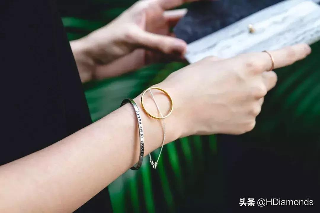 手链防止断落技巧,手链长了点怎么戴