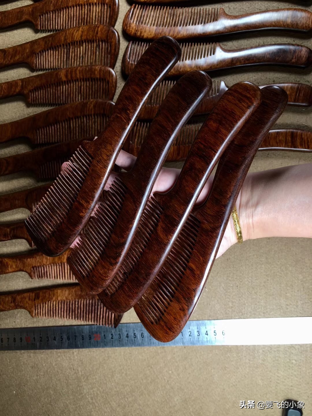 黄花梨的木梳,黄花梨木梳有什么好处