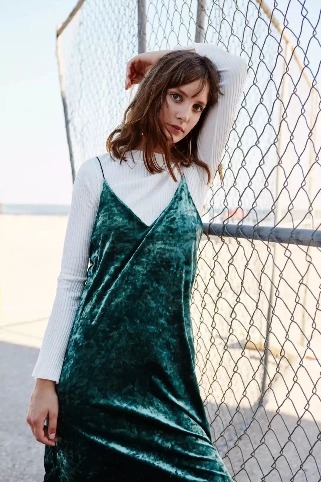 秋天穿丝绒太美太高级了 (轻薄高级的丝绒质地太讨人喜欢了)