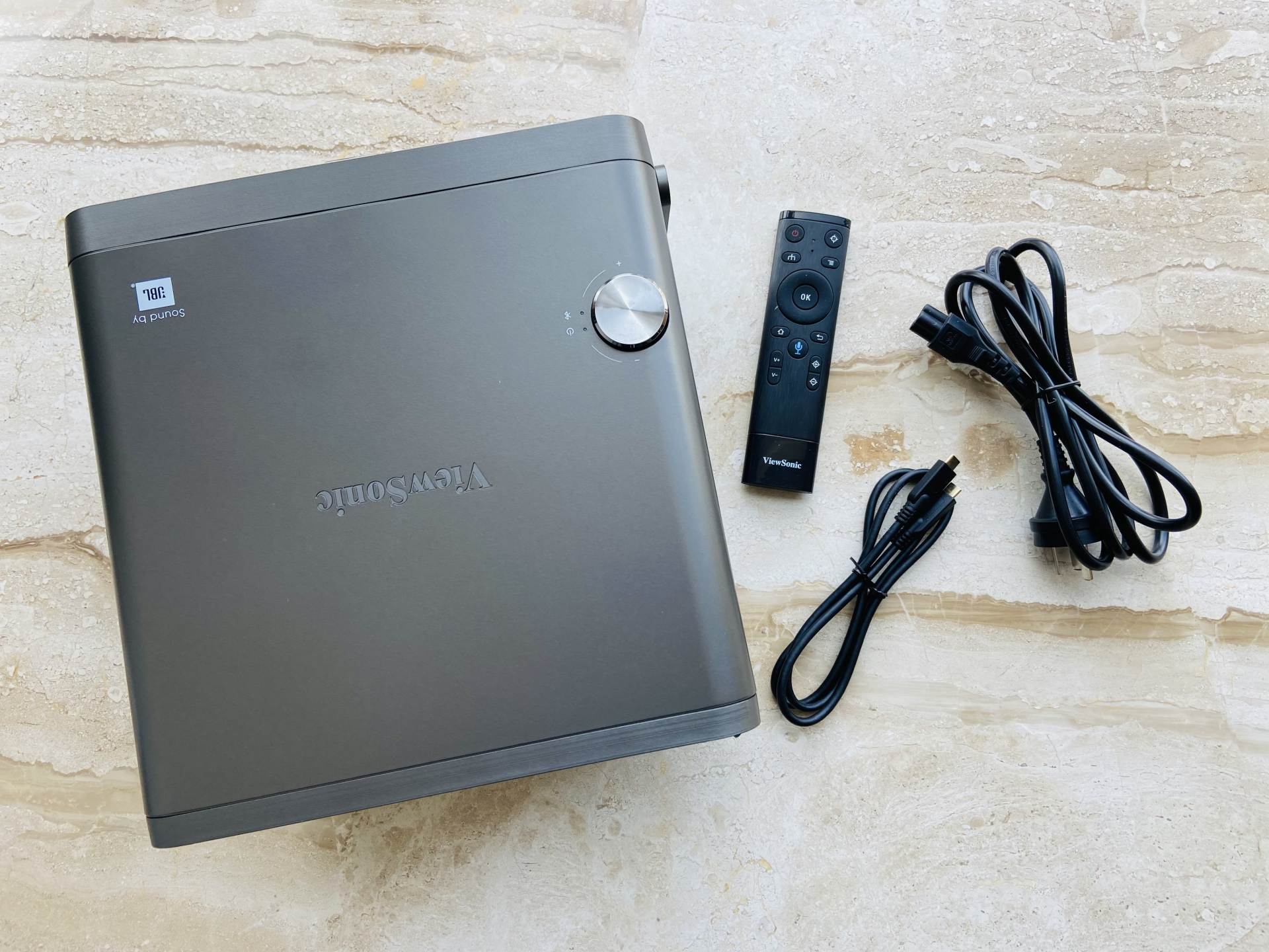 4k智能投影仪,智能4k声控投影仪