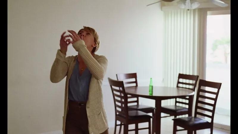 “寡姐”奉献了最好的演出，但它更有可能奥斯卡称帝。