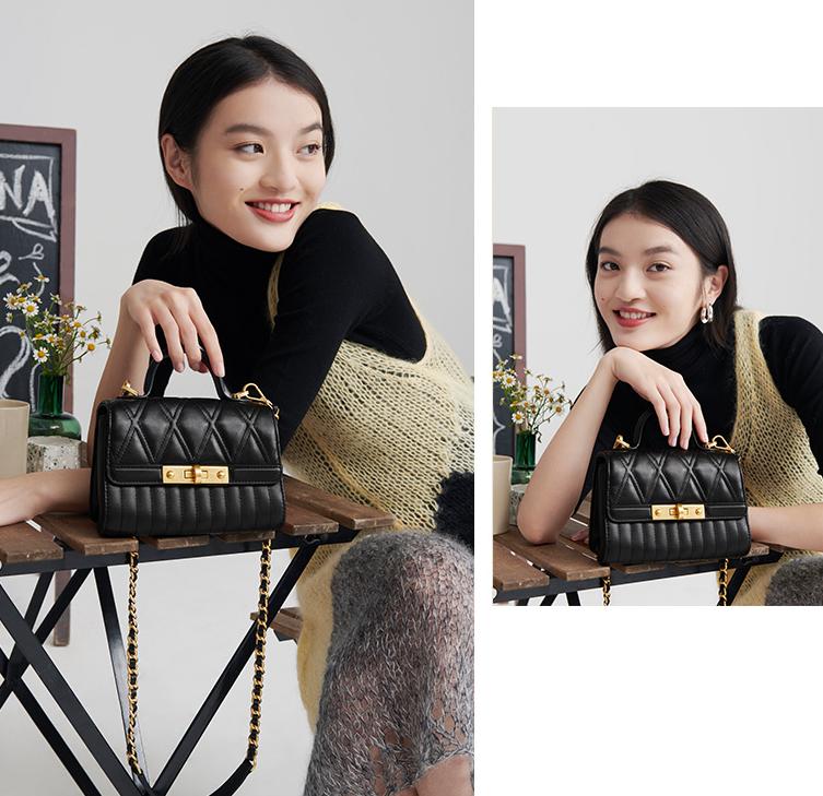 戚薇背的复古包,戚薇同款斜挎兔子包