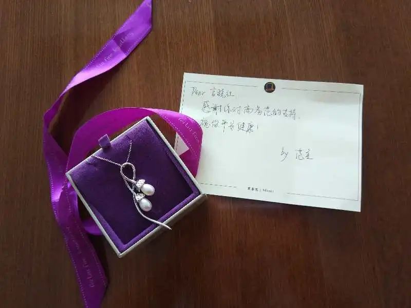 拆开之前收到的54个快递，每一份都让人感到美好