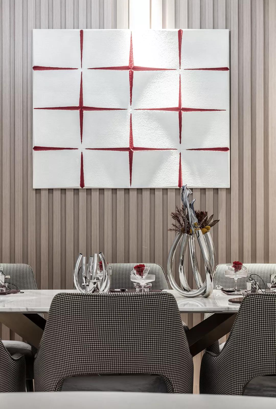 「香港方黄集团新作」静谧无忧桃花源vs烈艳蓝金Dior