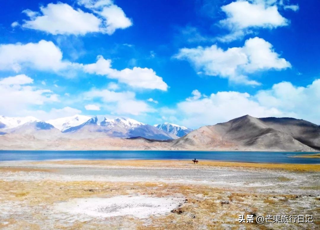 女孩辞职从广州去甘肃*疆新**旅行，途经敦煌哈密有惊无险的难忘经历