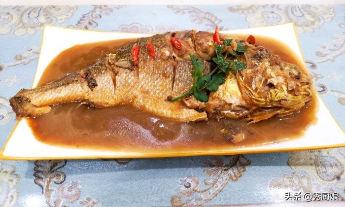 年夜饭鱼简单易学,年夜饭做什么鱼有什么讲究