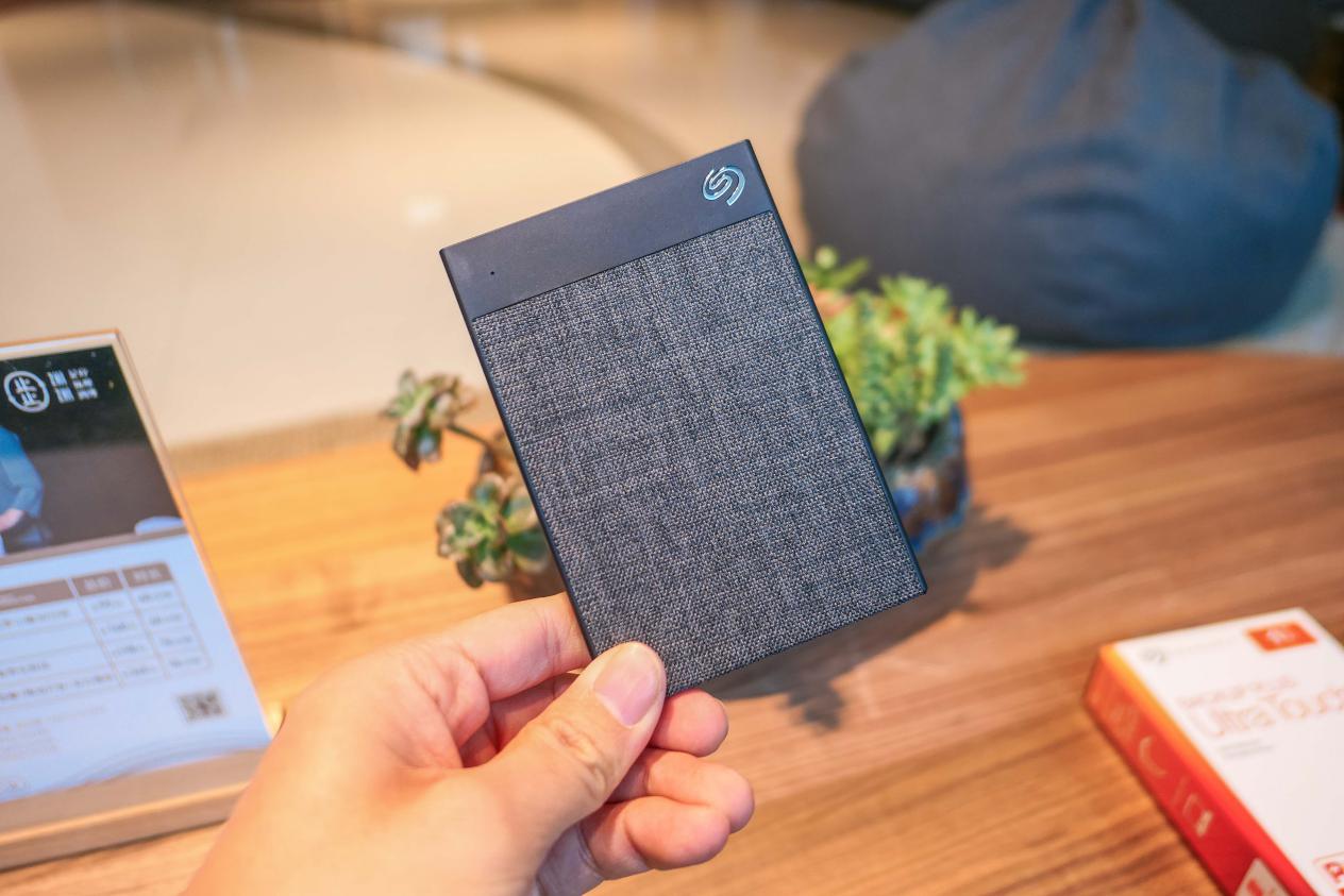 希捷锦系列2tb移动硬盘,希捷简系列移动硬盘评测