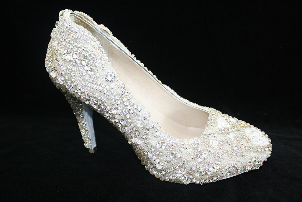 为什么有些高跟鞋特别贵,高跟鞋可以有多高看过才知道