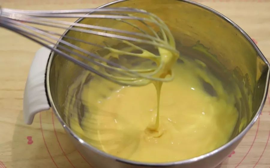 生日蛋糕简单不用烤箱,又简单又漂亮不用烤箱的生日蛋糕