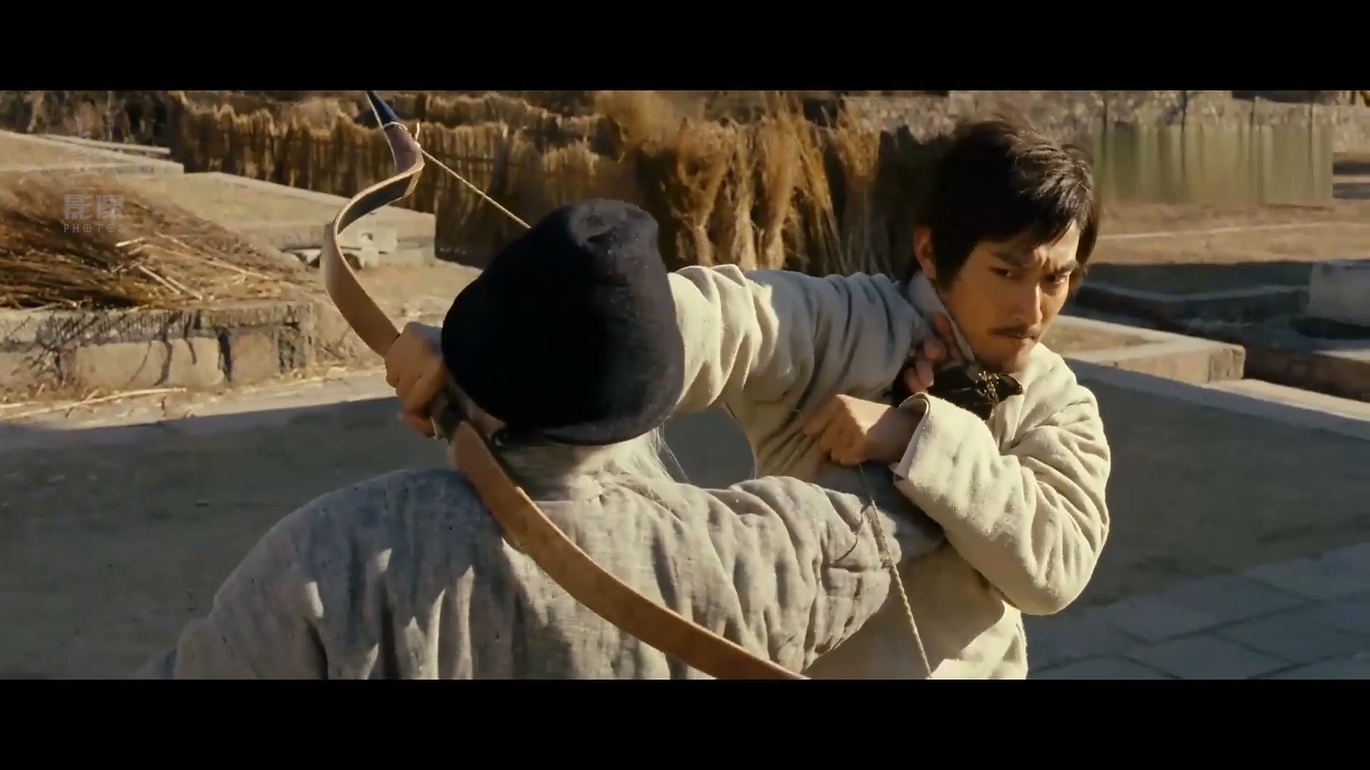 少年目睹姐姐被*暴强**深度抑郁,成为绝世高手却终究敌不过时代