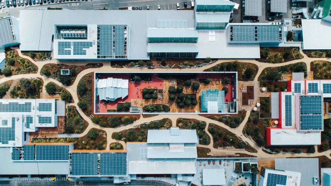 LV韩国开新店上热搜，网友：怎么这么丑？设计师：我乱来的