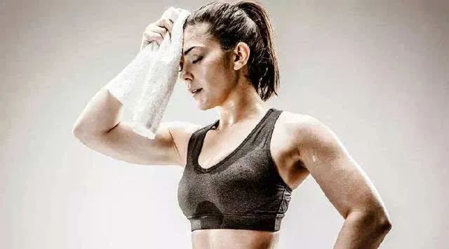 身体出汗该做什么检查,实证出汗的四个表现和治疗方法