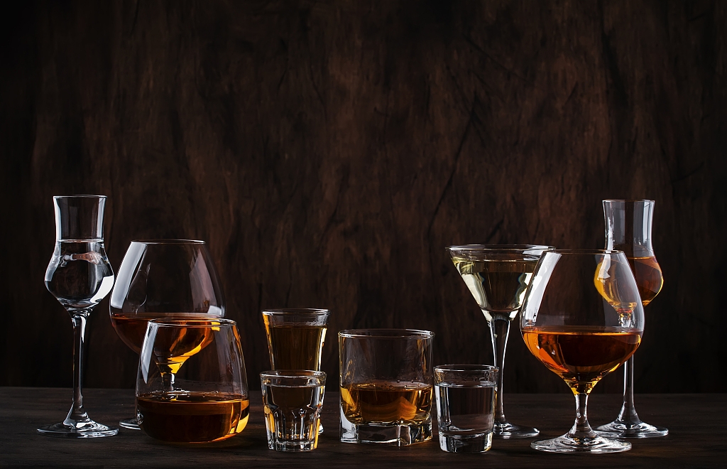 玻璃杯为什么那么容易爆,普通的玻璃杯为什么容易炸裂