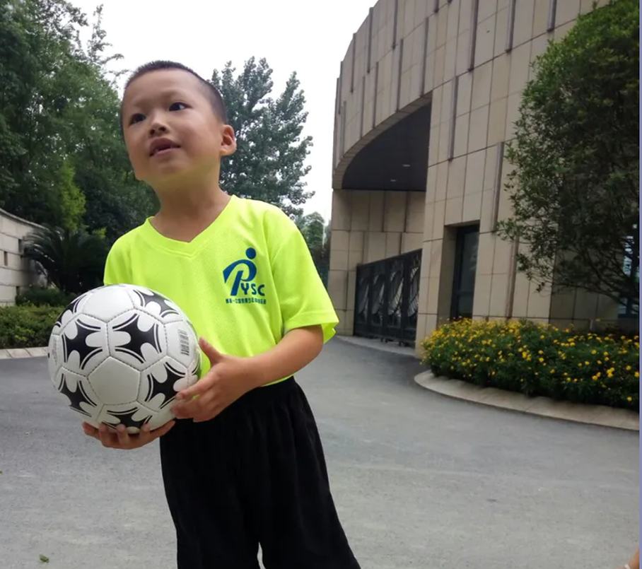 小小少年足球教学,青少年足球成长之路