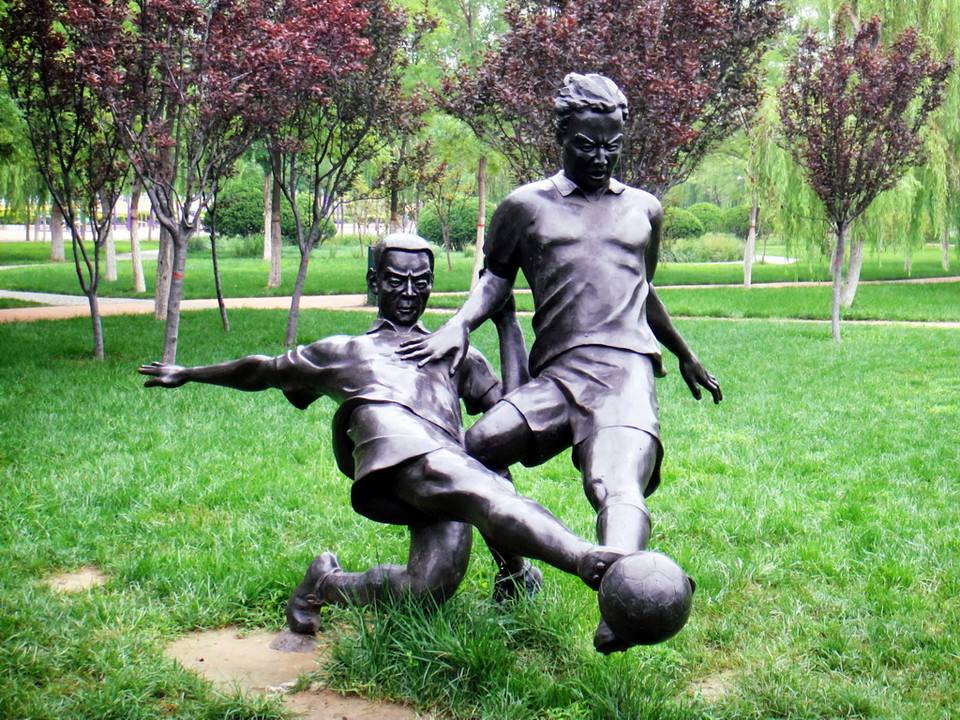 踢足球的好处有哪些,踢足球的好处和危害