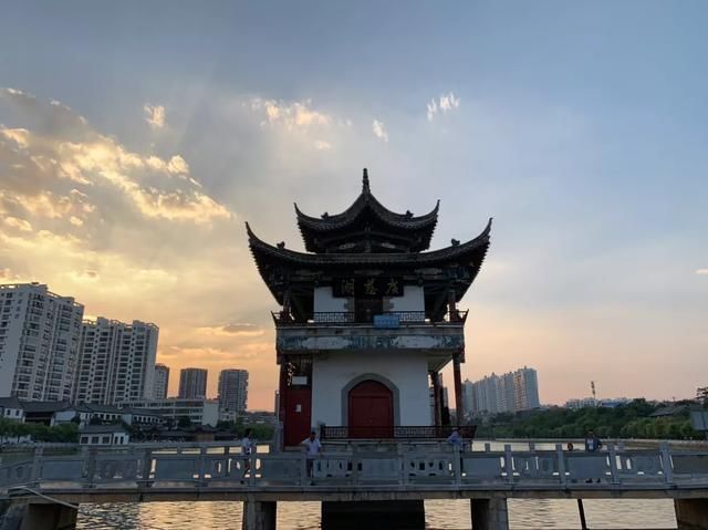 不会英语怎么出国旅游,出国旅行常用英语