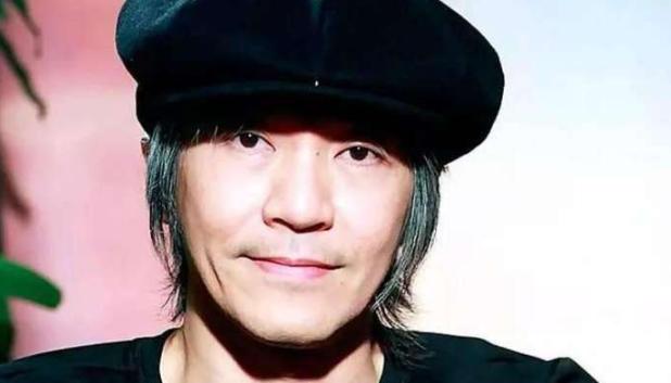 57岁周星驰历经4段感情，罗慧娟对他影响最为深，莫文蔚不计前嫌