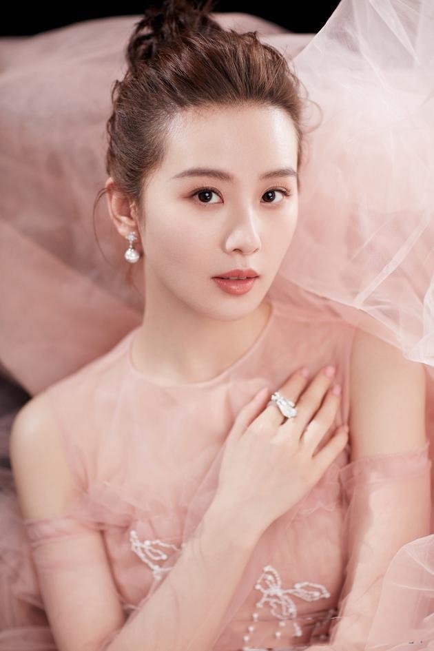 有这4个特征的女人,都老得很慢,属于典型“抗老脸”