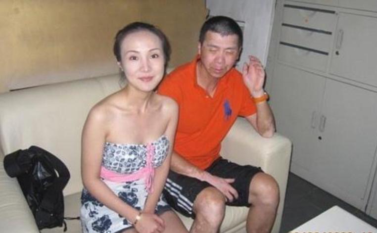 干露露为什么突然凉了？曾与大咖关系亲近，如今发文：孤枕难眠