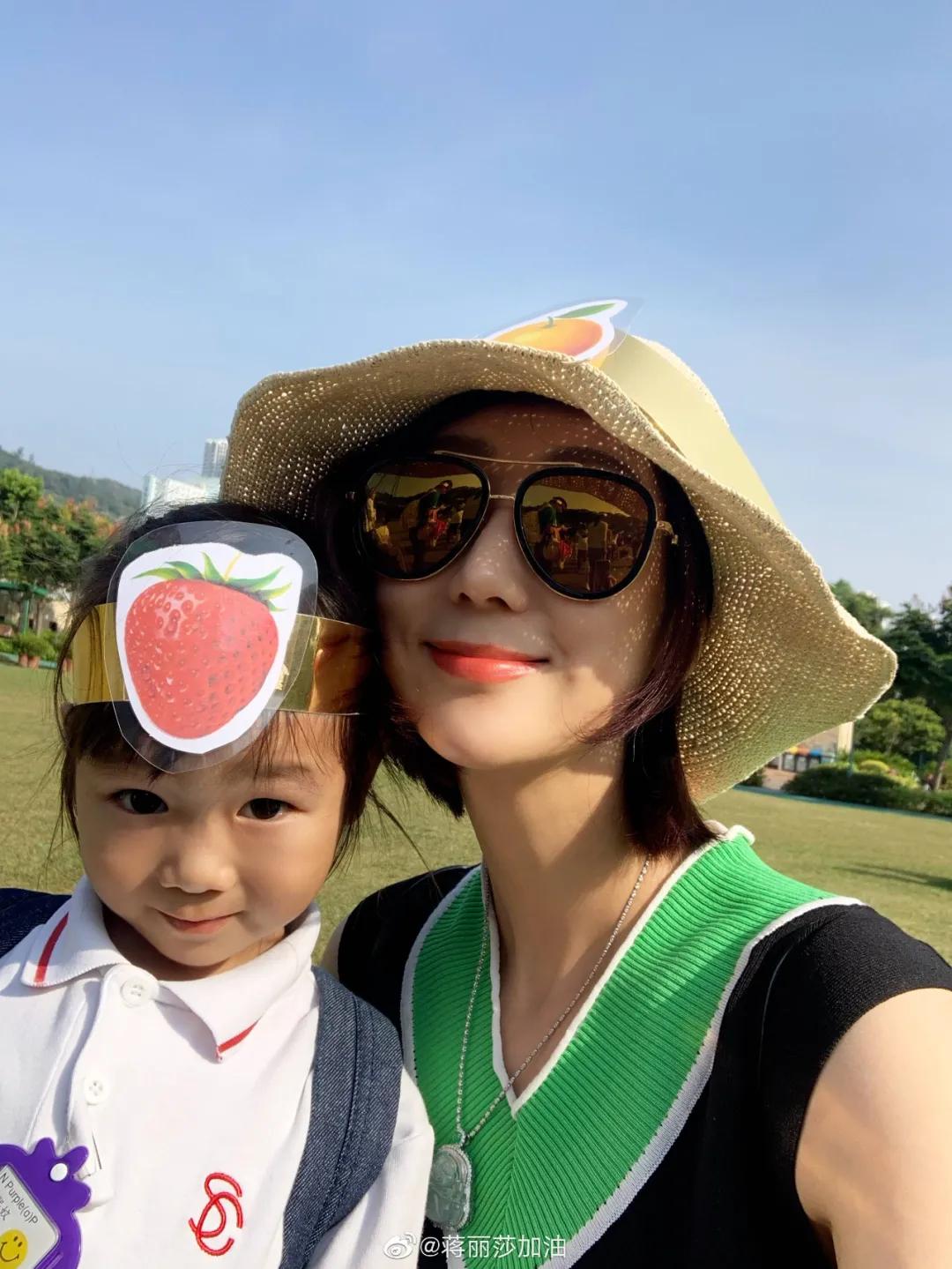 陈浩民老婆卖假货事件,陈浩民老婆直播卖化妆品