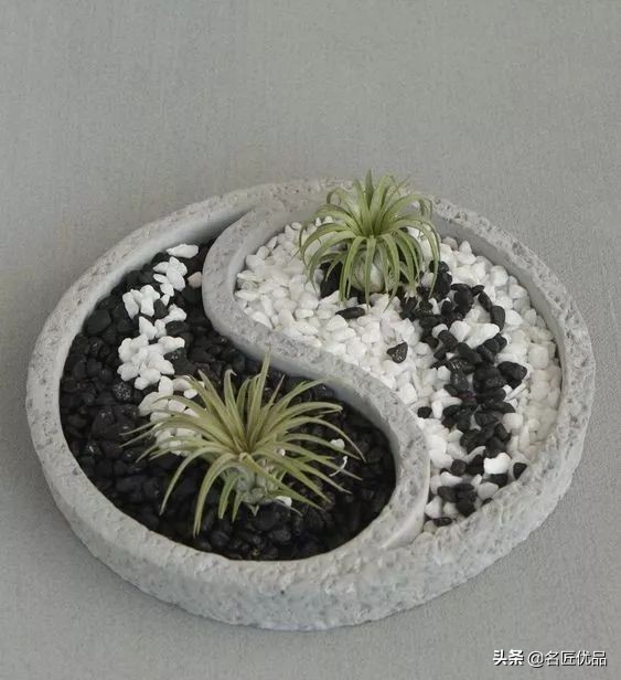 塑料旧手套,新买的手套被塑料和铁连在一起