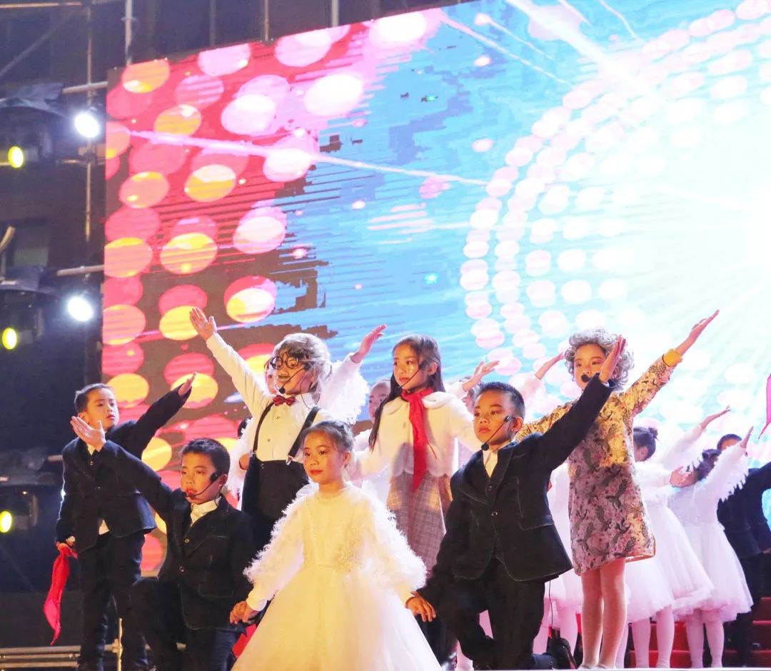 小县城学校元旦晚会活动,小学生青春筑梦砥砺前行文艺汇演