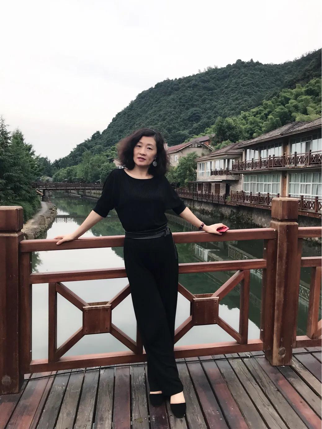 职场女士丝巾品牌,40-50岁女装品牌