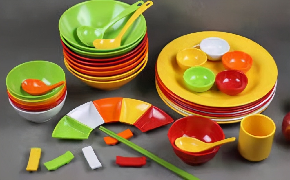 三岁小孩身上有淤青是怎么回事,女童身上出现两三个淤青要紧吗