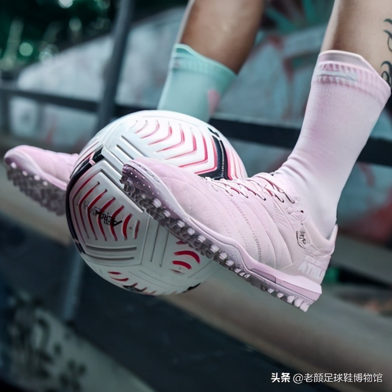 日本人从巴西挖来过气品牌,包装成时尚足球潮牌成功杀入中国市场