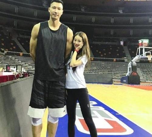 易建联身价5亿元,易建联身价超4亿元