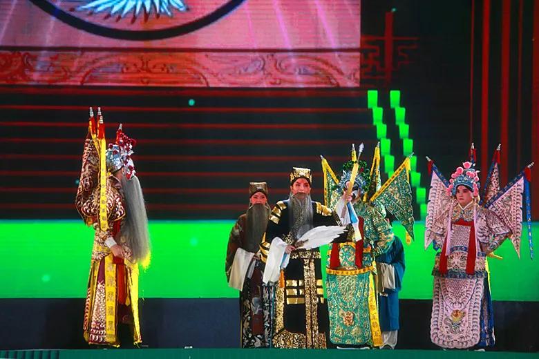 淮阳龙湖风景区荷花盛开,淮阳荷花风景区