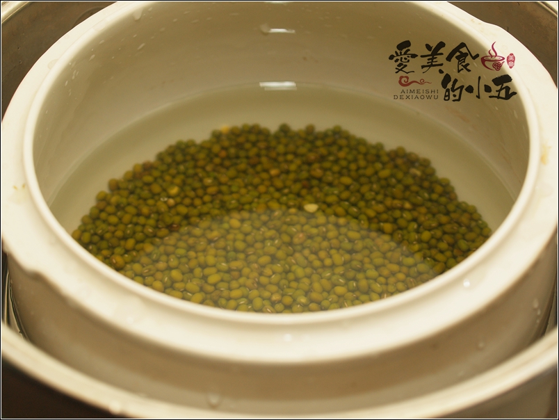 当绿豆遇到牛奶，就有了夏天的解暑神器，细滑清爽的绿豆沙牛奶