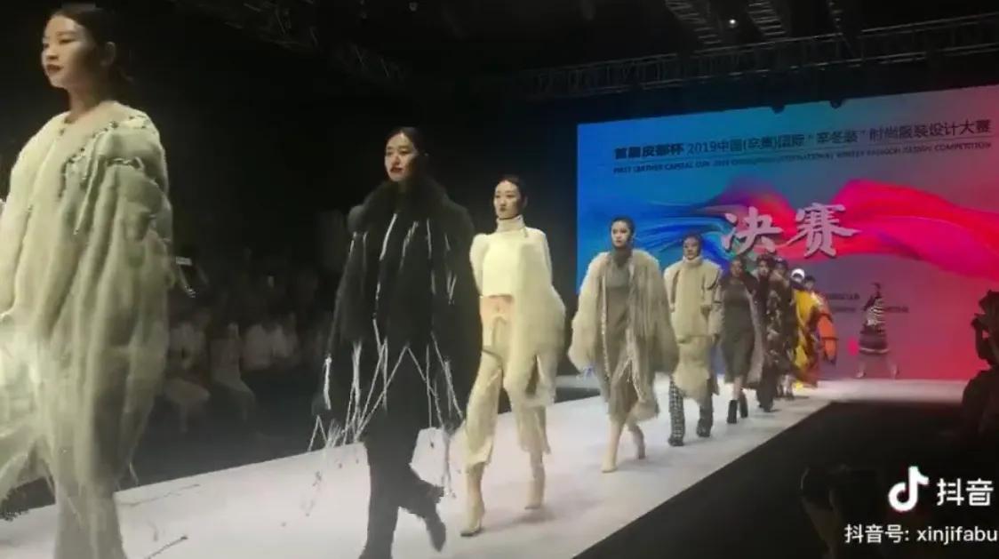 啥？辛集竟有人往皮衣上加这个